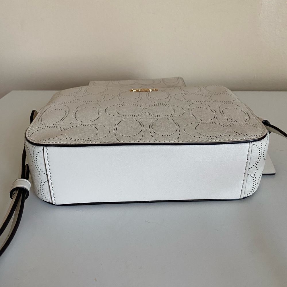 Coach Mini Camera Bag With Matching Wallet - Picture 5 of 8